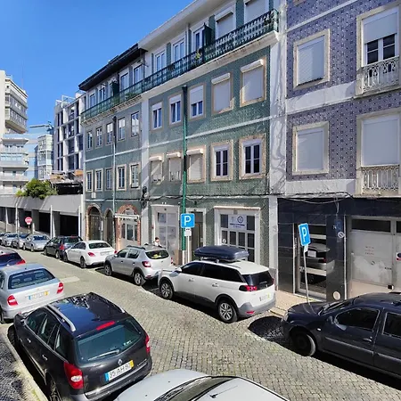 아파트 Joivy Astonishing Flat W Office Near 리스본